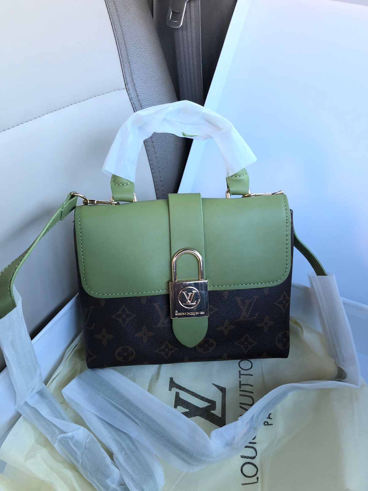 Louis vuitton hand bag