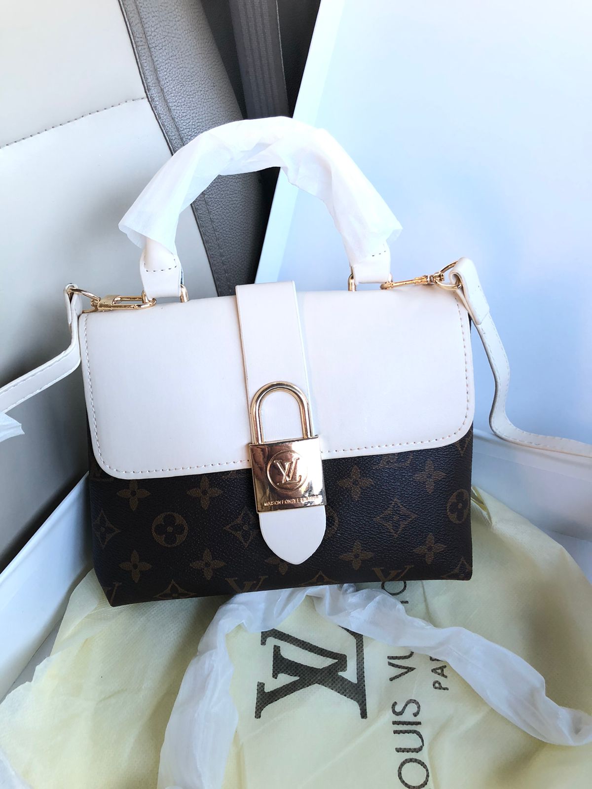 Louis vuitton hand bag