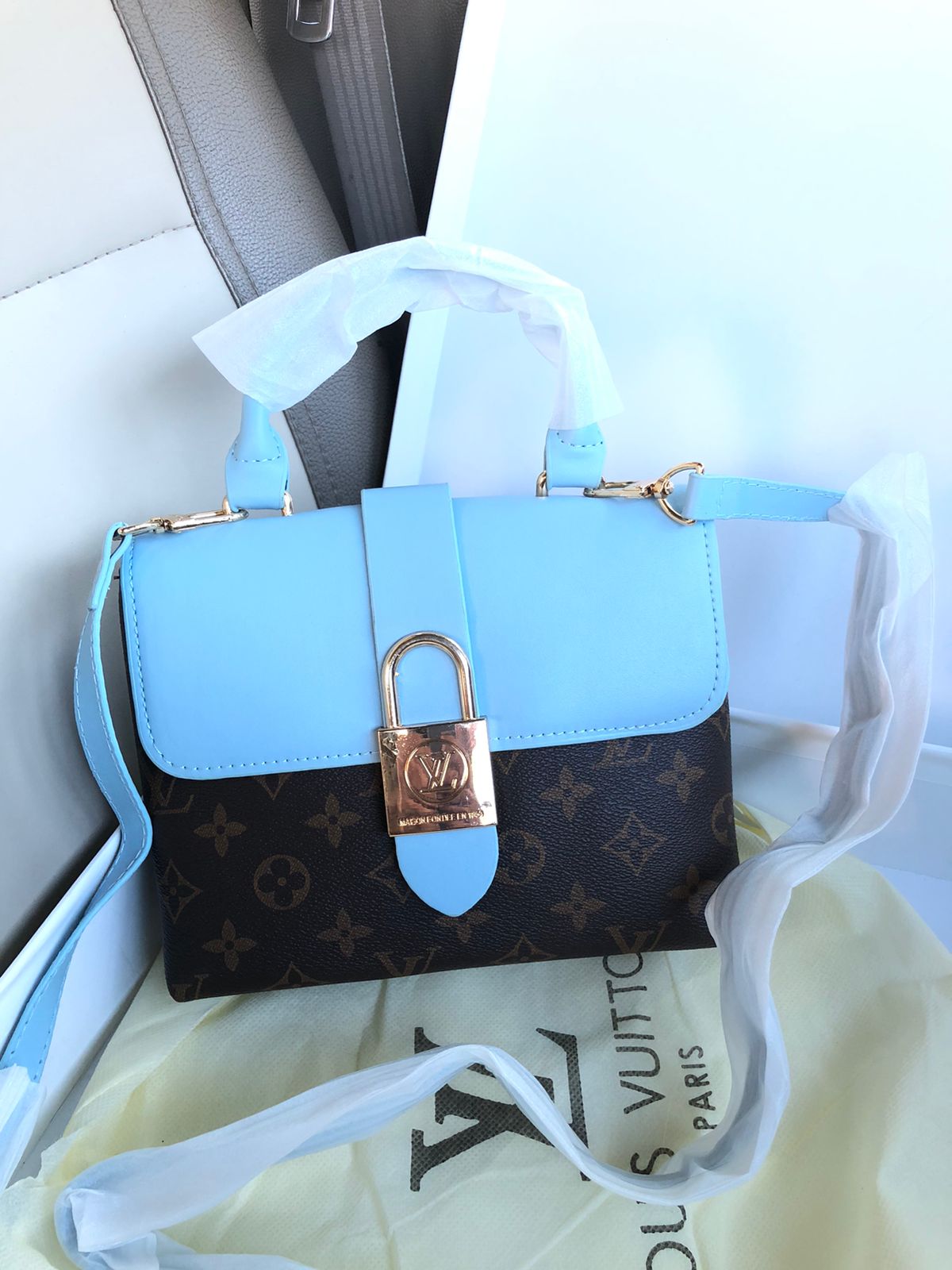 Louis vuitton hand bag